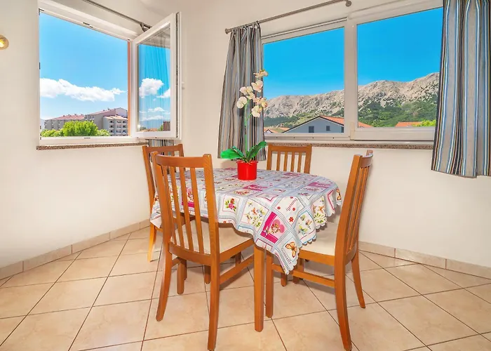 Appartement Lidija In A Quiet Area
