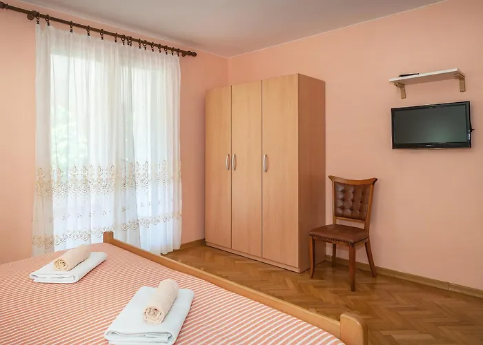 Lidija In A Quiet Area Appartement *